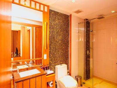 bathroom - hotel centara nova hotel and spa pattaya - pattaya, thailand
