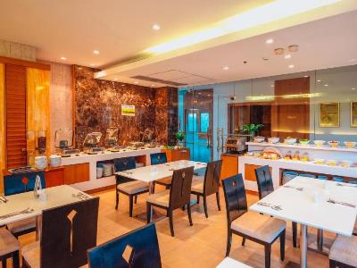 restaurant - hotel centara nova hotel and spa pattaya - pattaya, thailand