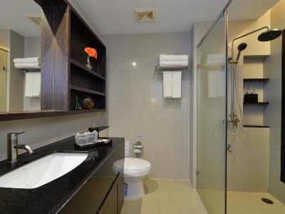 bathroom 1 - hotel altera hotel and residence - pattaya, thailand