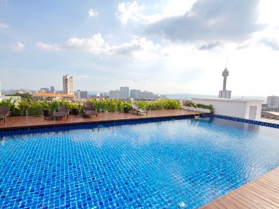 outdoor pool - hotel aiyara grand - pattaya, thailand