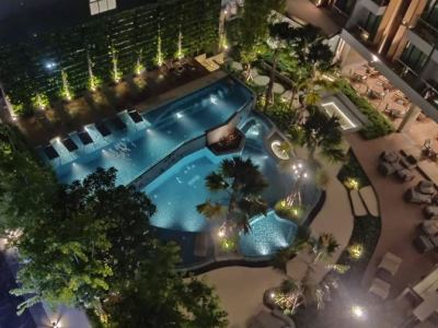 outdoor pool - hotel amber pattaya - pattaya, thailand