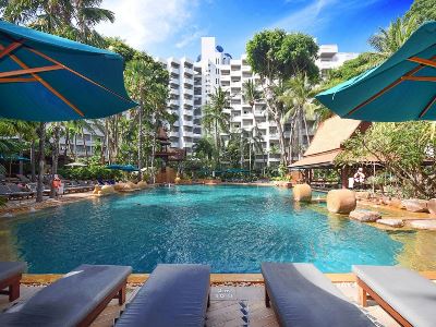 outdoor pool - hotel avani pattaya resort - pattaya, thailand