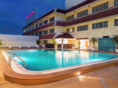 outdoor pool - hotel mercure chiang mai - chiang mai, thailand