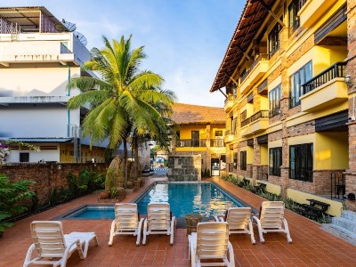 outdoor pool - hotel motive cottage resort - khao lak, thailand
