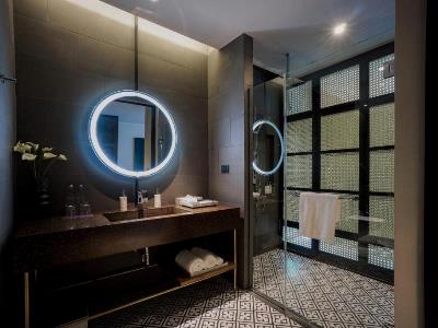 bathroom - hotel grand mercure khao lak bangsak - khao lak, thailand