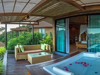 bedroom - hotel aonang fiore - krabi, thailand