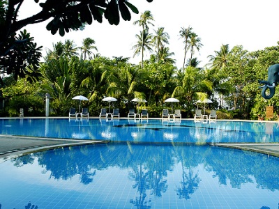 outdoor pool - hotel golden beach resort - krabi, thailand