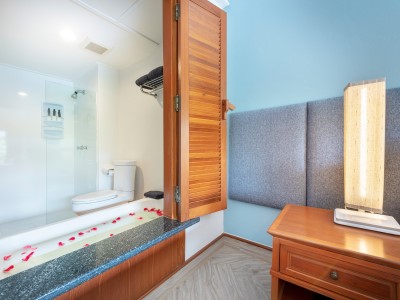 bathroom 2 - hotel chada thai village resort - krabi, thailand