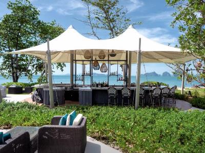 bar - hotel banyan tree krabi - krabi, thailand