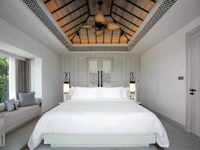bedroom - hotel banyan tree krabi - krabi, thailand