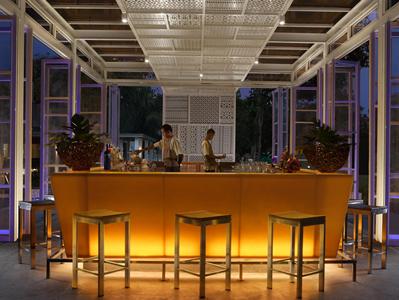 bar - hotel dusit thani krabi beach - krabi, thailand
