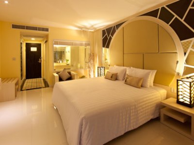 bedroom - hotel andaman embrace patong - phuket island, thailand