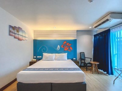 bedroom 1 - hotel days inn by wyndham patong beach phuket - phuket island, thailand