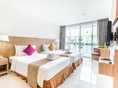 bedroom - hotel andaman beach suites - phuket island, thailand