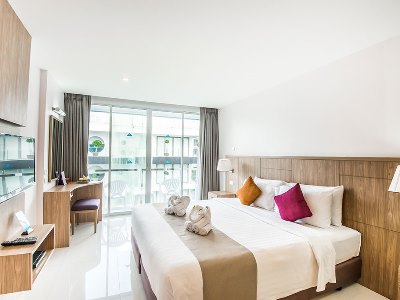 bedroom 1 - hotel andaman beach suites - phuket island, thailand