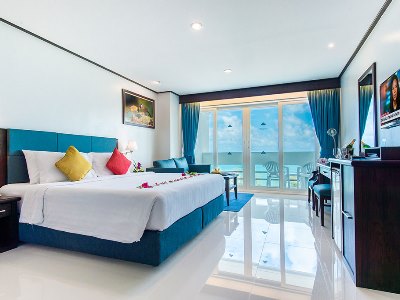 bedroom 10 - hotel andaman beach suites - phuket island, thailand
