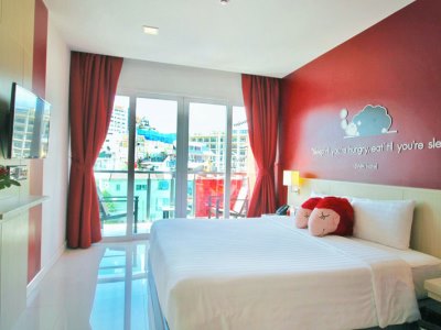 bedroom - hotel sleep with me design hotel at patong - phuket island, thailand