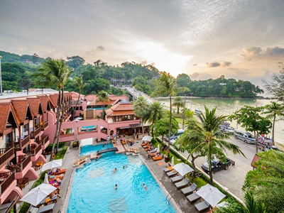 exterior view - hotel seaview patong - phuket island, thailand