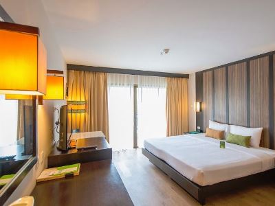 deluxe room - hotel deevana patong resort - phuket island, thailand