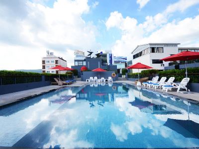 outdoor pool 1 - hotel the lantern resorts patong - phuket island, thailand