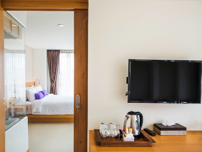 bedroom 6 - hotel the lunar patong - phuket island, thailand