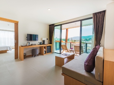 bedroom 7 - hotel the lunar patong - phuket island, thailand