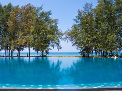 outdoor pool - hotel splash beach resort - phuket island, thailand