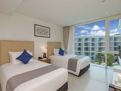 bedroom 1 - hotel splash beach resort - phuket island, thailand