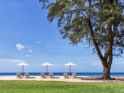 beach - hotel dusit thani laguna - phuket island, thailand
