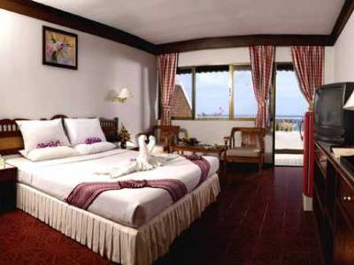 deluxe room - hotel best western phuket ocean resort - phuket island, thailand