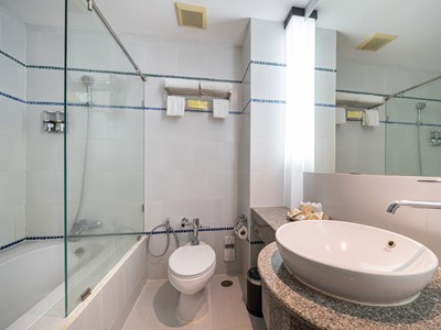 bathroom - hotel supalai scenic bay resort and spa - phuket island, thailand
