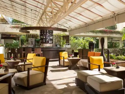 bar - hotel hilton phuket arcadia resort and spa - phuket island, thailand