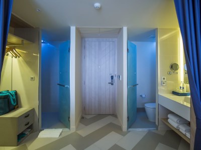 bathroom - hotel the sis kata resort - phuket island, thailand
