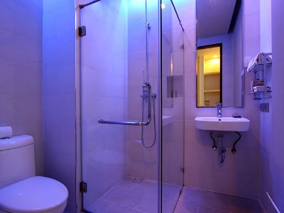 bathroom - hotel kee resort and spa - phuket island, thailand