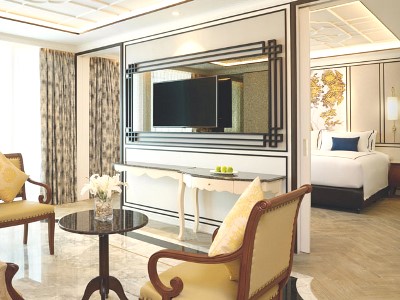 suite - hotel movenpick myth hotel patong - phuket island, thailand