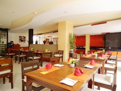 restaurant 2 - hotel la flora resort patong - phuket island, thailand