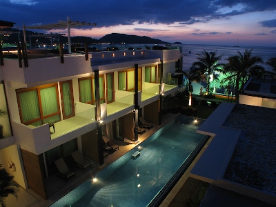 outdoor pool - hotel la flora resort patong - phuket island, thailand