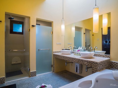 bathroom 1 - hotel baan haad ngam boutique resort - koh samui island, thailand