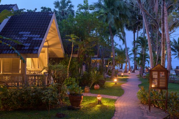 deluxe room - hotel paradise beach resort samui - koh samui island, thailand