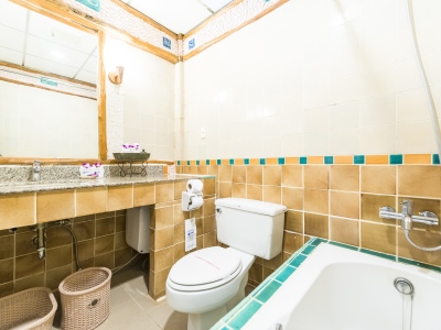 bathroom - hotel chaba cabana beach resort - koh samui island, thailand