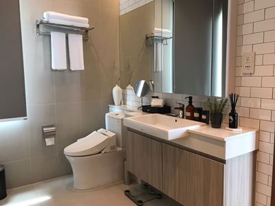 bathroom - hotel oakwood hotel and residence sri racha - chonburi, thailand