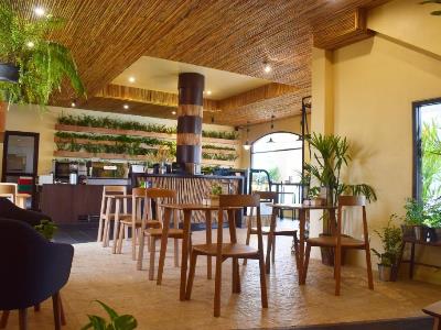 café - hotel rawi warin resort and spa - koh lanta, thailand