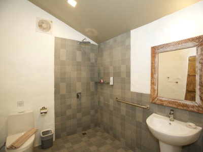 bathroom 2 - hotel lime n soda beachfront resort - koh pha ngan, thailand