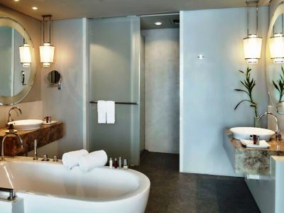 bathroom - hotel rayong marriott resort and spa - rayong, thailand