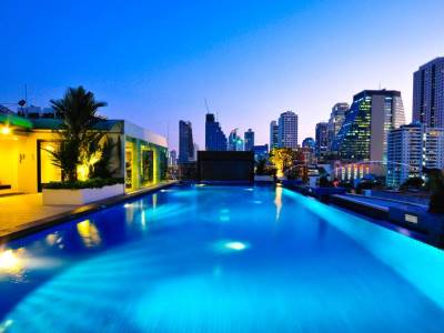 outdoor pool - hotel admiral premier - bangkok, thailand