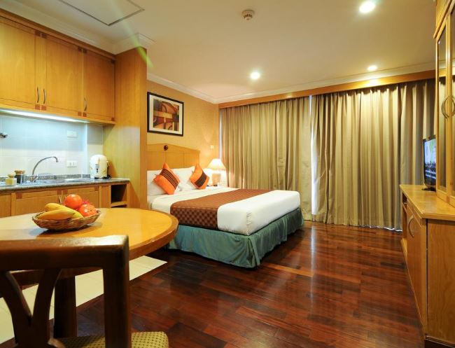 bedroom 1 - hotel admiral suites - bangkok, thailand