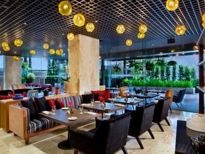 restaurant - hotel doubletree by hilton sukhumvit - bangkok, thailand