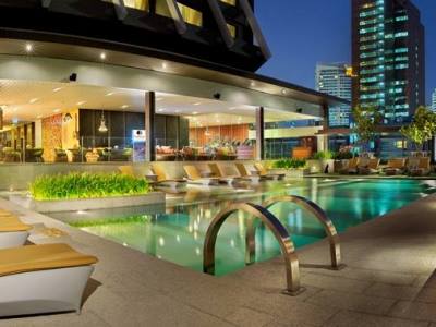 outdoor pool - hotel doubletree by hilton sukhumvit - bangkok, thailand