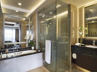 bathroom - hotel anantara riverside bangkok resort - bangkok, thailand