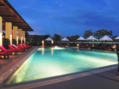 outdoor pool - hotel amaranth suvarnabhumi - bangkok, thailand